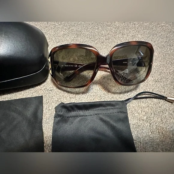 Rare!! SALVATORE FERRAGAMO SF666S 238 FRAMES SUNGLASSES 55-17-125 W/ CASE ETC